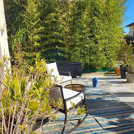 Pensión Indépendant Avec Terrasse à Juan Les Pins 3*