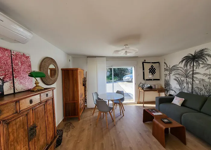 Independant Avec Terrasse A Juan Les Pins Гостевой дом