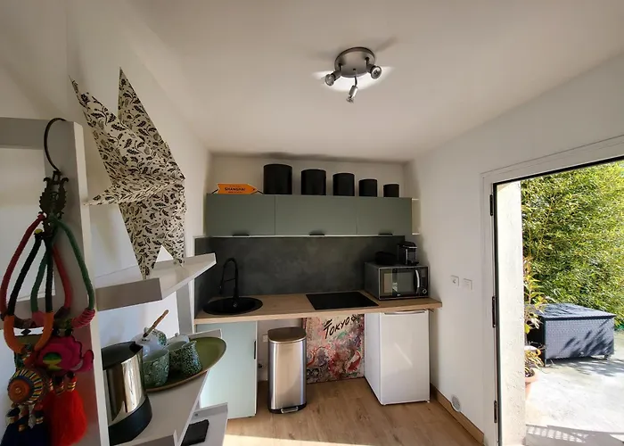 Independant Avec Terrasse A Juan Les Pins Гостевой дом Антиб