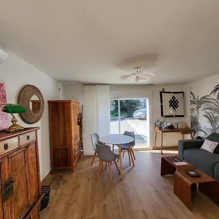 Independant Avec Terrasse A Juan Les Pins בית הארחה